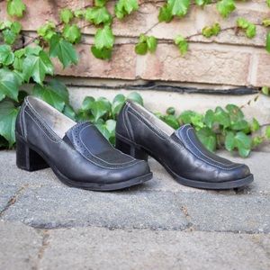 Women's Stinky Vintage 90’s Hush Puppies Heels